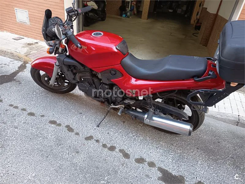 Triumph Trident 750 - Vista 1