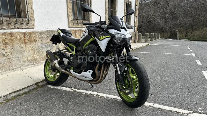 Kawasaki Z900 - Vista 1