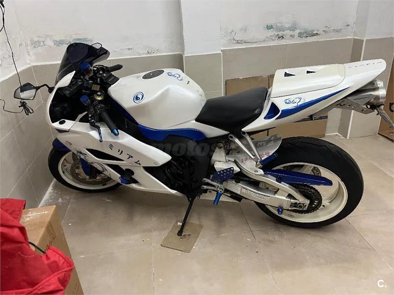 Honda CBR1000RR Fireblade 5800 € 2006 Barcelona - 1