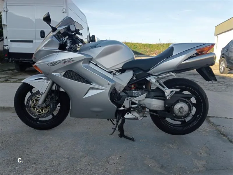 Honda VFR800F 3000 € 2004 Huelva - 1