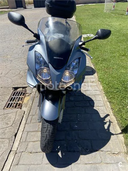 Honda VFR800F 5200 € 2009 León - 1