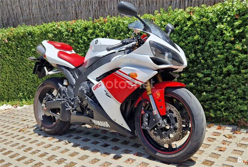 Yamaha YZF-R1 - Vista 1