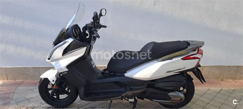 Kymco Super Dink 300 1880 € 2014 Madrid - 1