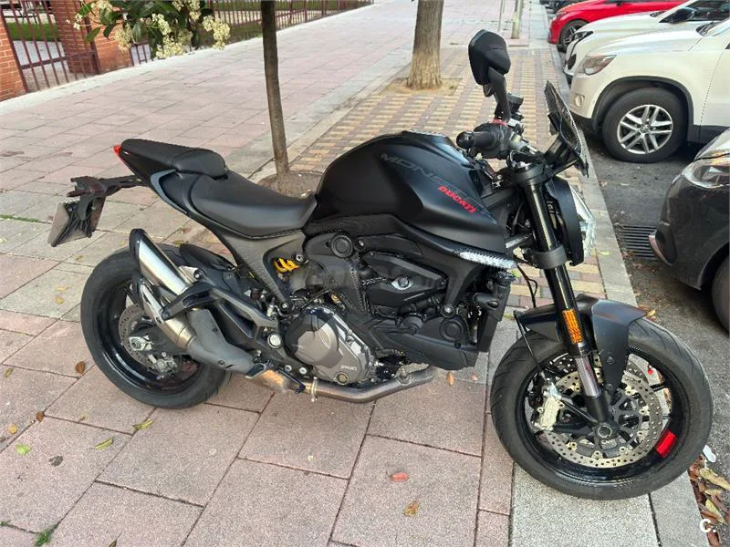 Ducati Monster - Vista 1