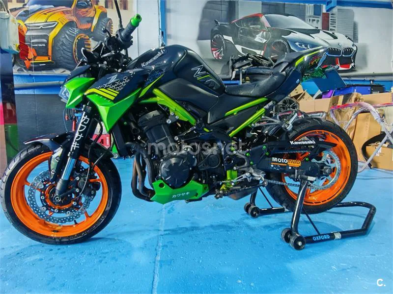 Kawasaki Z900 - Vista 1