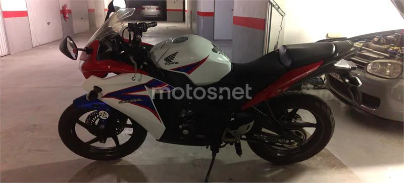 Honda CBR125R - Vista 1
