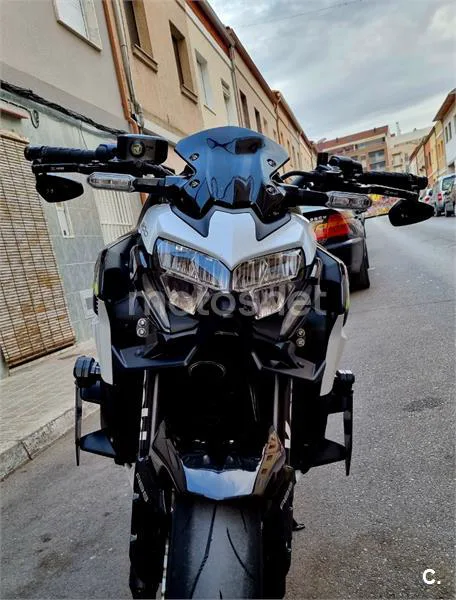 Kawasaki Z900 - Vista 1