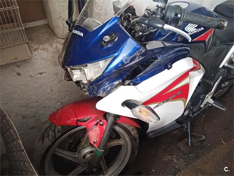 Honda CBR250R - Vista 1