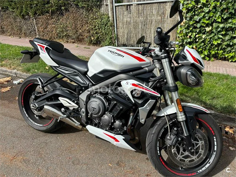 Triumph Street Triple 7250 € 2020 Madrid - 1