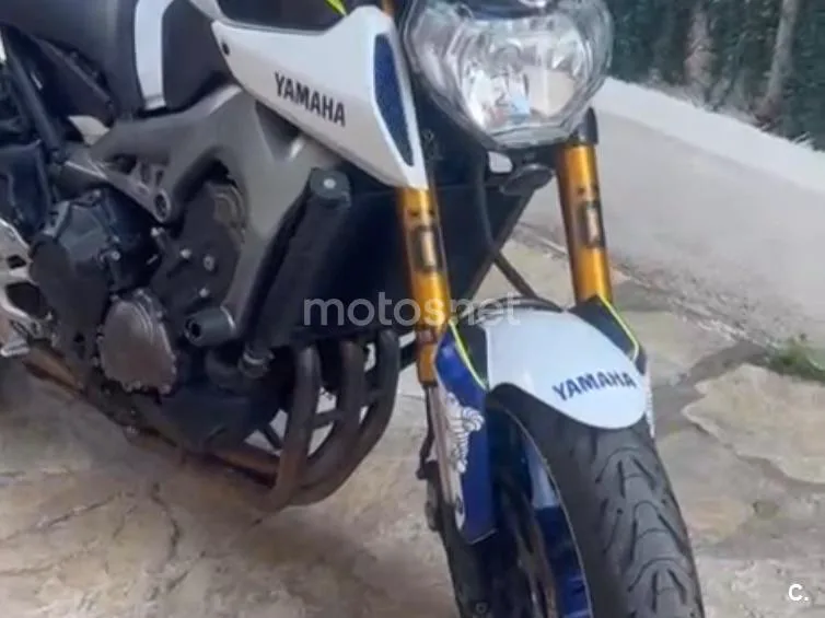 Yamaha MT-09 - Vista 1