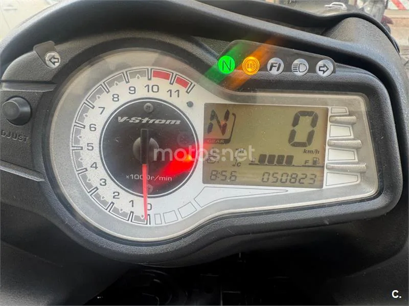 Suzuki V-Strom 650 - Vista 1