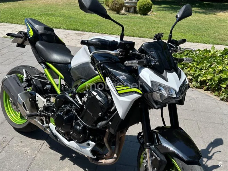 Kawasaki Z900 - Vista 1