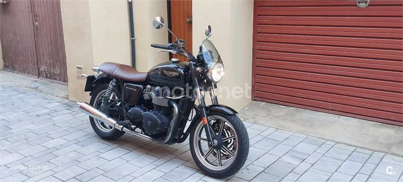 Triumph Bonneville SE - Vista 1