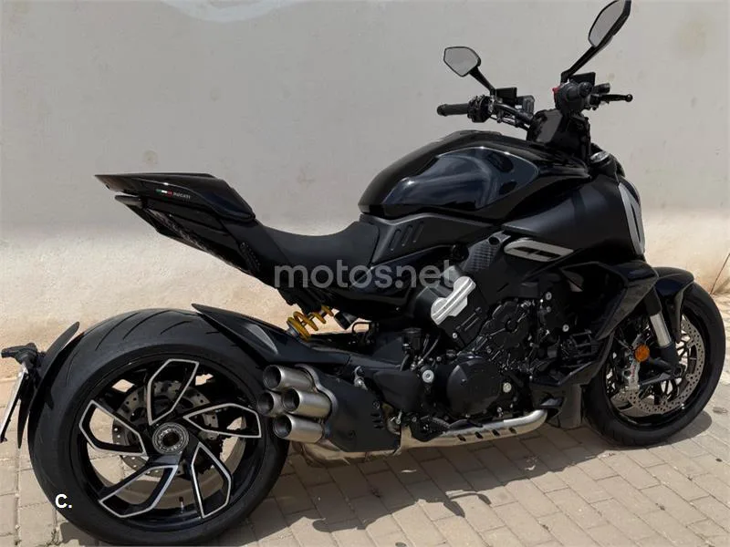 Ducati Diavel V4 - Vista 1
