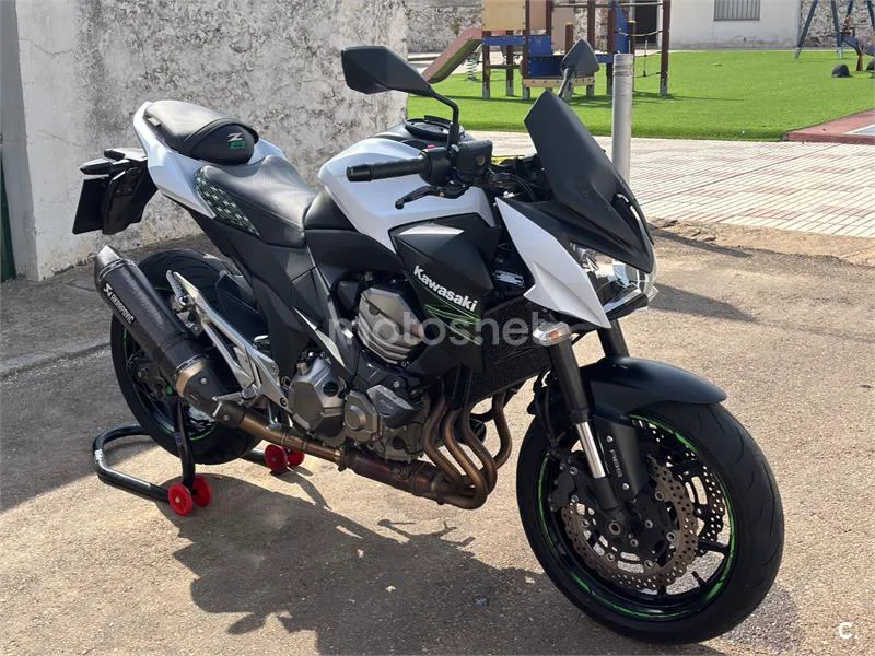 Kawasaki Z800 - Vista 1