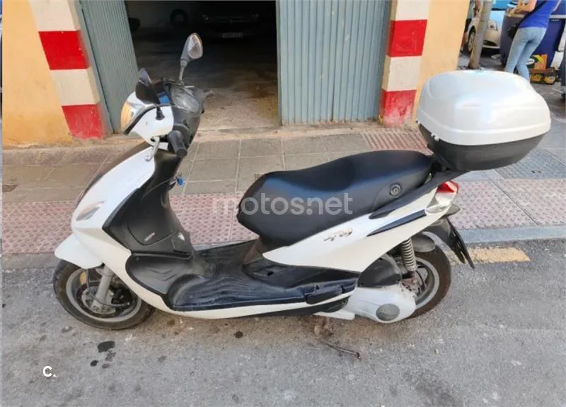 Piaggio Fly 125 - Vista 1