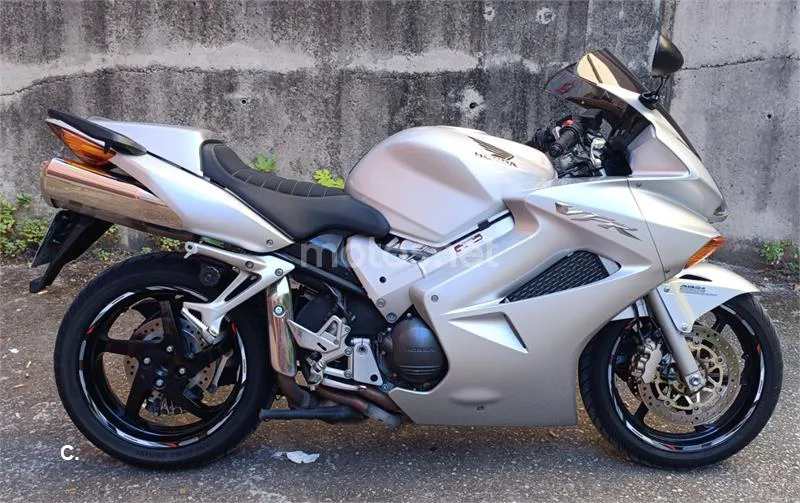 Honda VFR800F - Vista 1