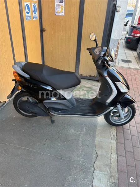 Piaggio Fly 125 - Vista 1