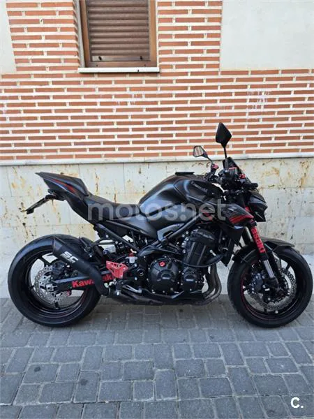 Kawasaki Z900 - Vista 1