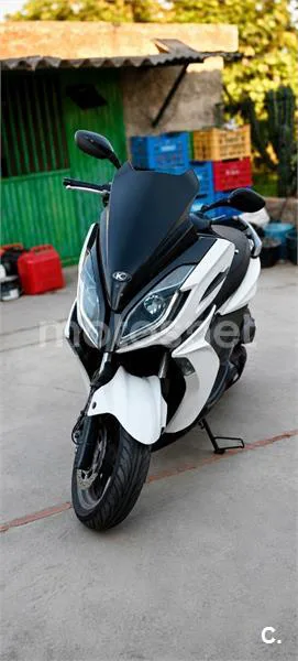 Kymco K-XCT 125i - Vista 1