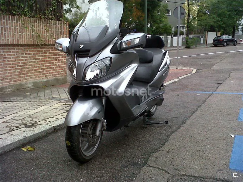 Suzuki Burgman 650 Executive - Vista 1