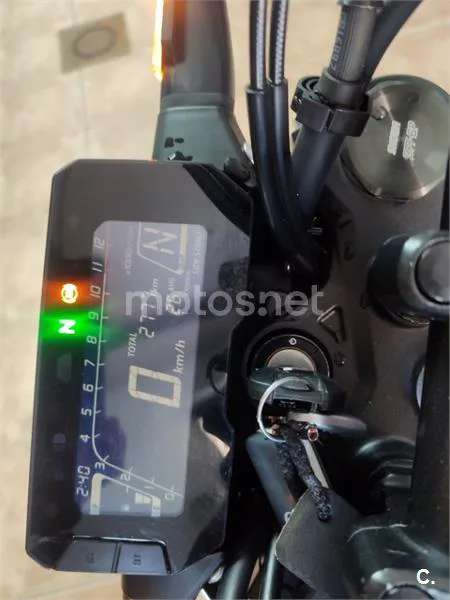 Honda CB125R - Vista 1