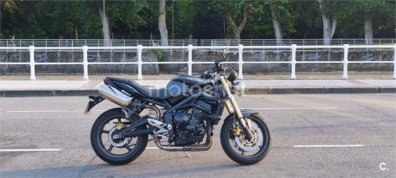 Triumph Street Triple 2600 € 2008 Asturias - 1