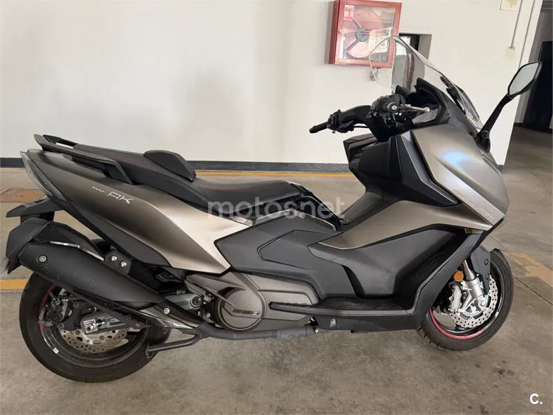 Kymco AK 550 - Vista 1