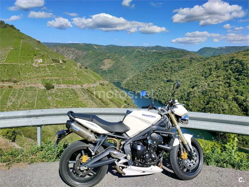 Triumph Street Triple 4000 € 2010 Ourense - 1