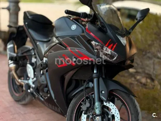 Yamaha YZF-R3 - Vista 1