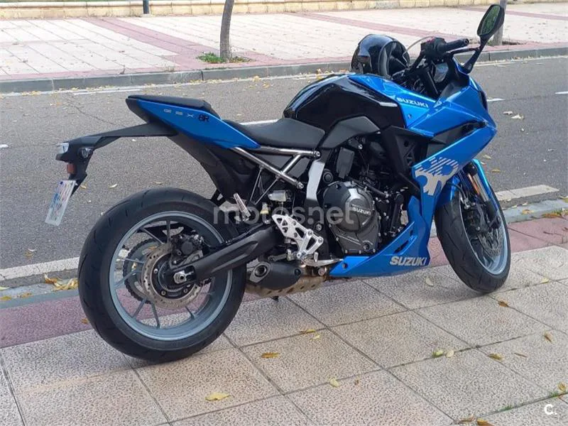 Suzuki GSX-8R - Vista 1