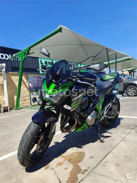 Kawasaki Z800 - Vista 1