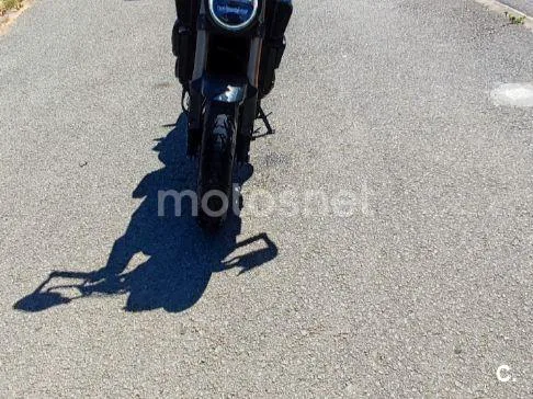 Honda CB650R - Vista 1