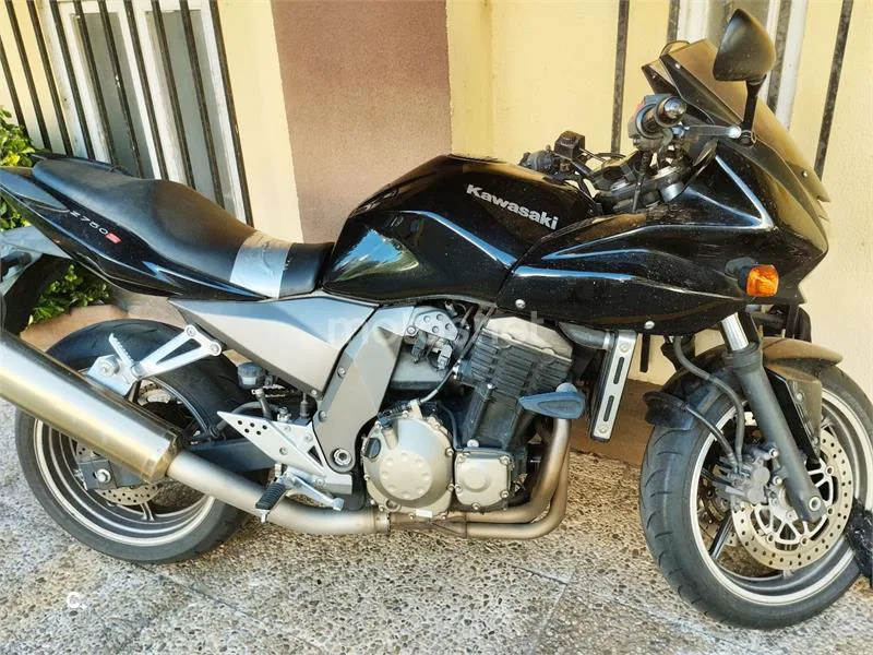Kawasaki Z750 - Vista 1