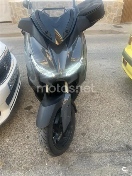 Yamaha XMAX 300 4000 € 2022 Madrid - 1