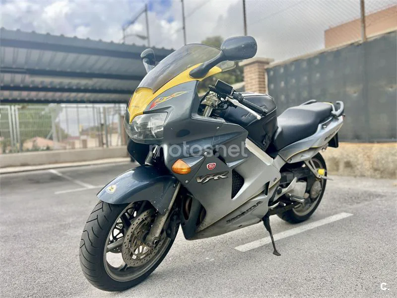 Honda VFR800F - Vista 1