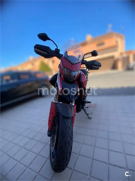 Ducati Hyperstrada 939 - Vista 1