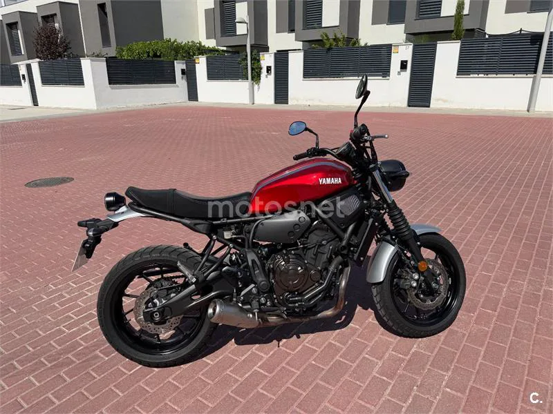 Yamaha XSR700 - Vista 1