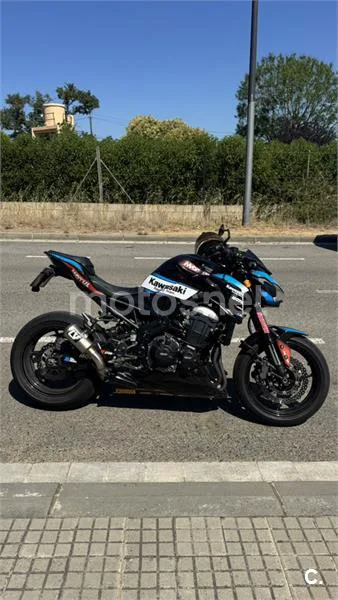 Kawasaki Z900 - Vista 1