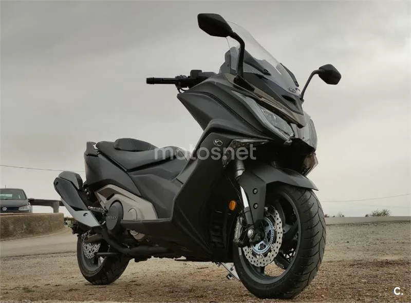 Kymco AK 550 - Vista 1