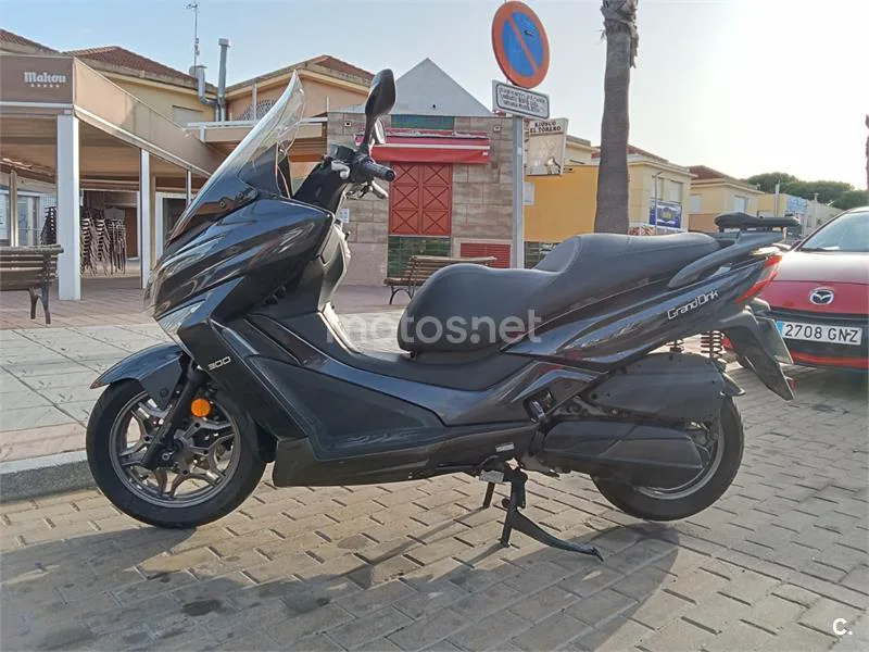 Kymco Grand Dink 300 2450 € 2017 Huelva - 1