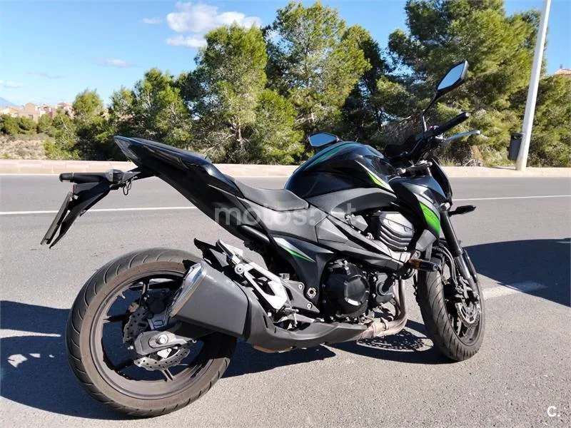 Kawasaki Z800 - Vista 1