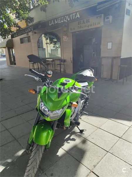 Kawasaki Z750 - Vista 1