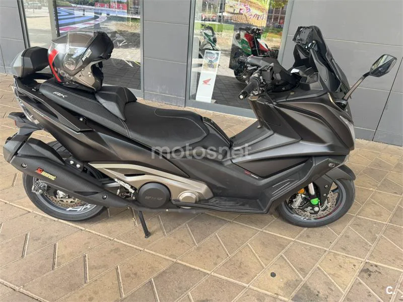 Kymco AK 550 - Vista 1