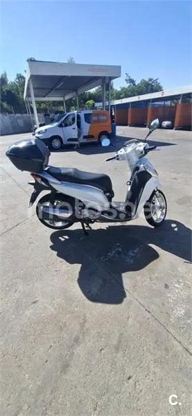 Honda SH300i 3300 € 2014 Madrid - 1