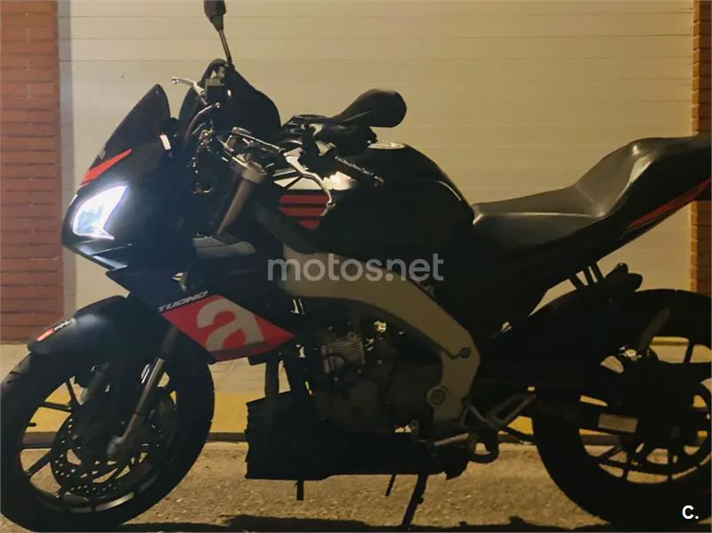 Aprilia Tuono 125 2700 € 2017 Valencia - 1