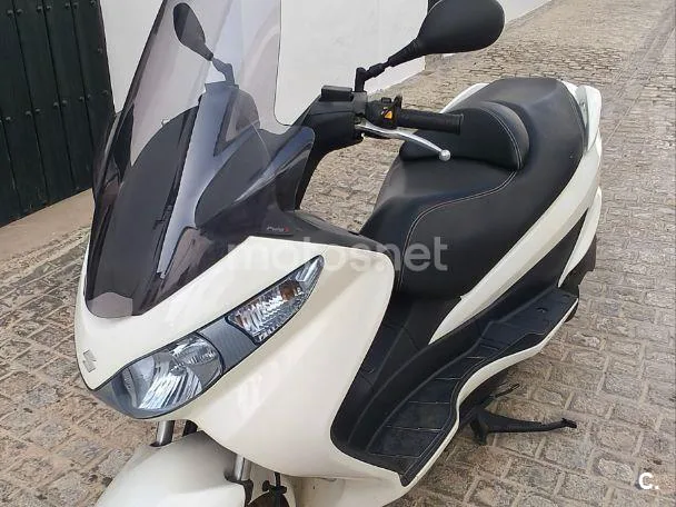 Suzuki Burgman 200 1800 € 2014 Sevilla - 1