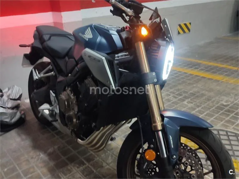 Honda CB650R - Vista 1