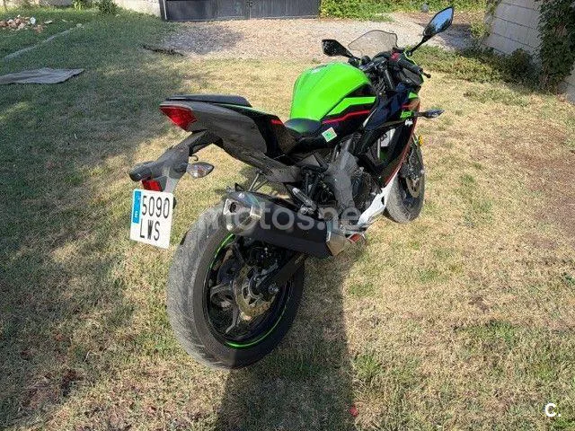 Kawasaki Ninja 125 - Vista 1