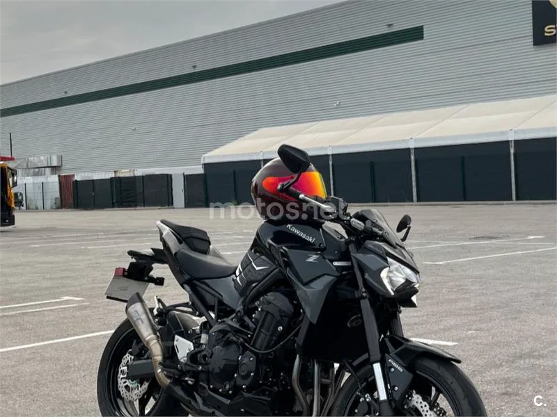 Kawasaki Z900 - Vista 1